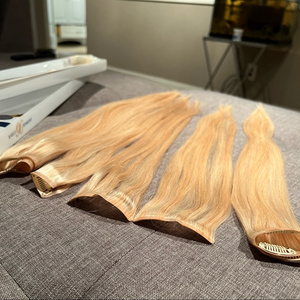 18” CLIP IN Ultra Seamless Blonde Frost hair extensions